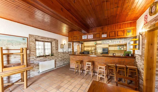 Vivienda con Restaurante listo para continuar la actividad, con cocina totalmente equipada — 23