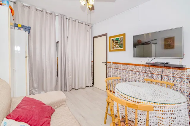 Chalet adosado en Salobreña playa, urb. privada con piscina y jardines. — 35