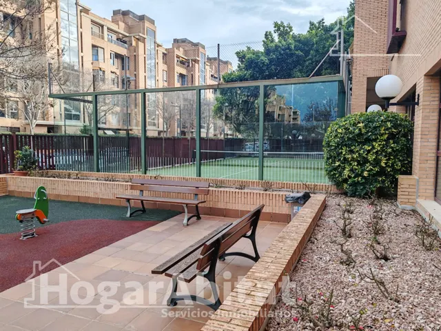 EN RESIDENCIAL CON PISCINA, GARAJE Y TERRAZA EN CAMPANAR — 12