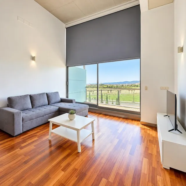 Luminoso dúplex con dos terrazas, piscina y garaje incluido — 2