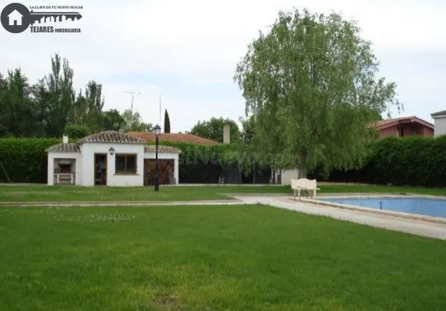 INMOBILIARIA TEJARES VENDE CHALET EN URB. AGUA SOL — 5