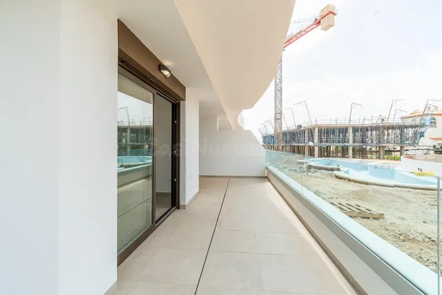 APARTAMENTO DE 3 DORMITORIOS 2 BAÑOS EN PLAYA FLAMENCA ( ORI - foto 3