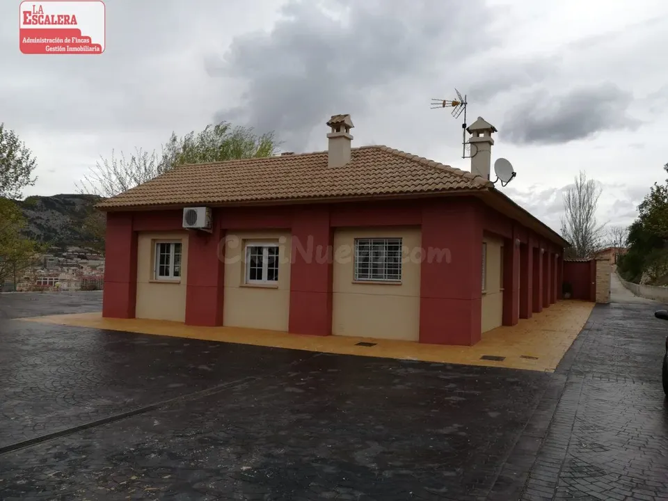 MAGNIFICO CHALET A LA VENTA, ENTORNO PRIVILEGIADO