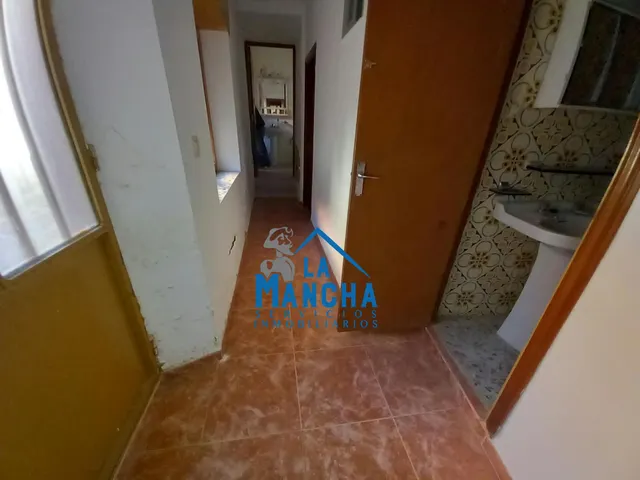 *53.000€* inmobiliaria la mancha vende casa con patio en Barrax ( Albacete ). — 49
