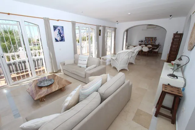 VILLA INDEPENDIENTE CON 4 habitaciones — 11