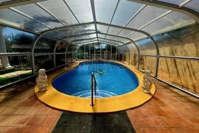 Chalet-Villa en la exclusiva zona de Ricmar, Marbella - foto 4