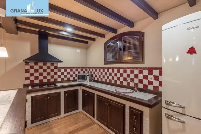 INCREÍBLE CHALET INDEPENDIENTE EN ZONA PRIVILEGIADA — 32