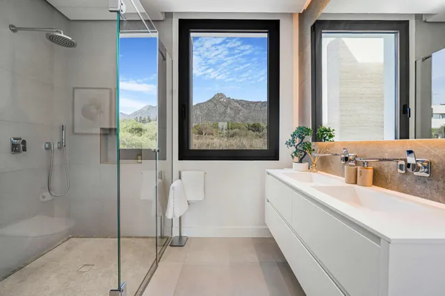 Contemporanea villa en Milla de Oro, Marbella — 24