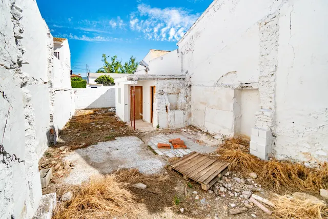 Terreno urbano en venta - Caparacena — 28
