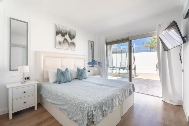 Chalet independiente en venta — 23