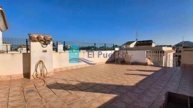 ÁTICO CON GRAN SOLÁRIUM PRIVADO, GARAJE Y PISCINA EN ÁGUILAS - foto 2