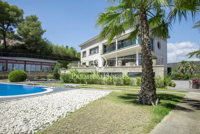Exclusiva casa en venta con espectaculares vistas al mar y gran privacidad — 21