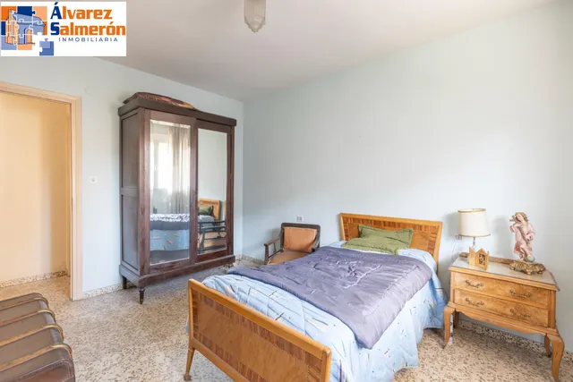 Piso con terraza y gran potencial junto a Camino de Ronda — 10