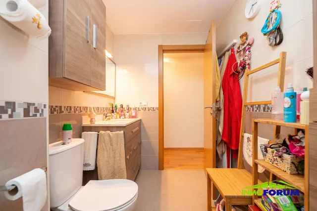 Luminoso piso de 3 dormitorios, 2 baños, garaje y trastero. — 25