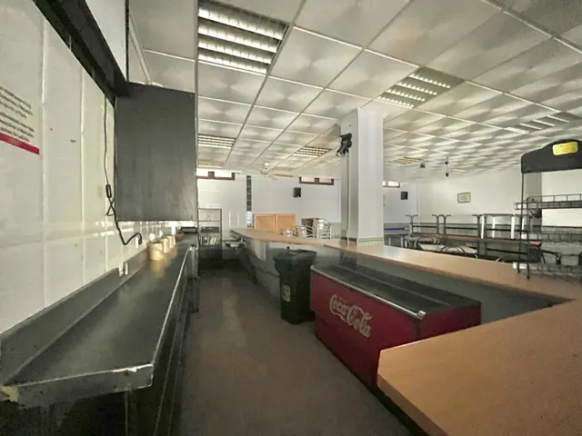 Local comercial 300m² en venta - Cabo cervera — 9
