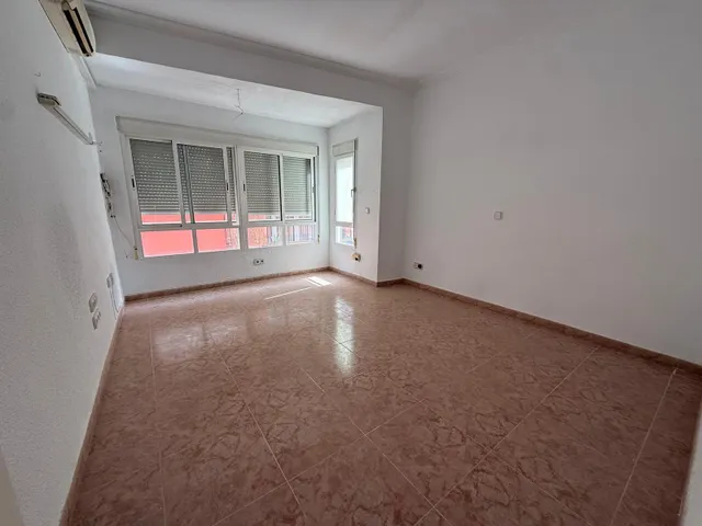 Amplio y Luminoso Piso en Carolinas Bajas, Alicante — 11
