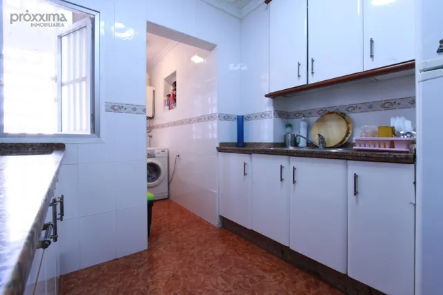 VIVIENDA AMPLIA, ASCENSOR Y TERRAZA INTEGRADA EN EL SALÓN — 14