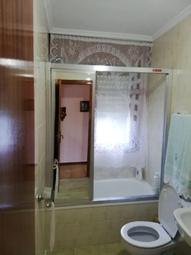 Chalet independiente con piscina, jardín y amplias posibilidades — 12