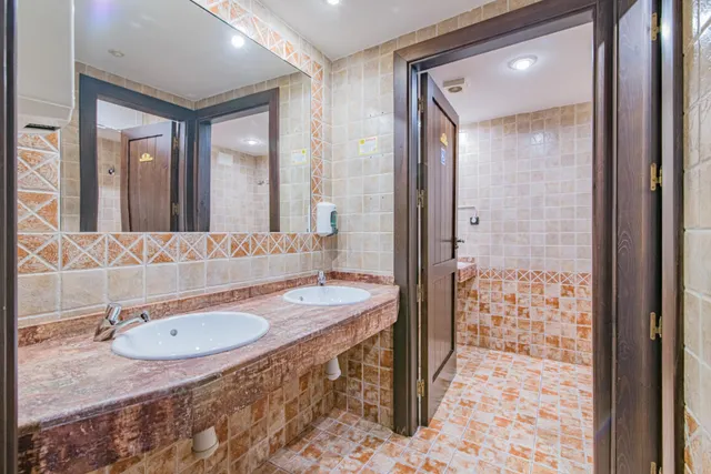 Se traspasa negocio de hosteleria en funcionamiento 12.000€ — 24