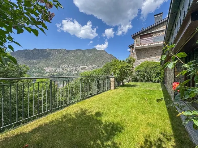 Una casa unifamiliar con jardín de 125 m2, sol y vistas a 5  - foto 2
