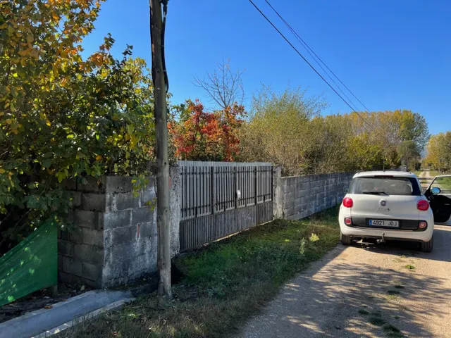 SE VENDE FINCA RUSTICA EN CARRACEDELO CON NAVE DE 350 M2 - foto 2
