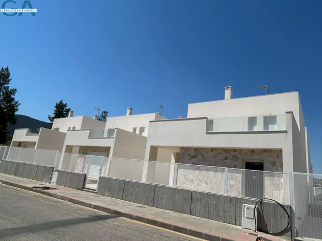 VILLA DE OBRA NUEVA EN HONDON DE LAS NIEVES — 31