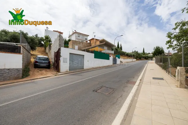 Solar urbano de 1.437 m2 (Con posibilidad de 3 casas). - foto 5