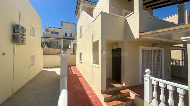 Venta de chalet adosado en ORIHUELA COSTA (LAS FILIPINAS) — 2