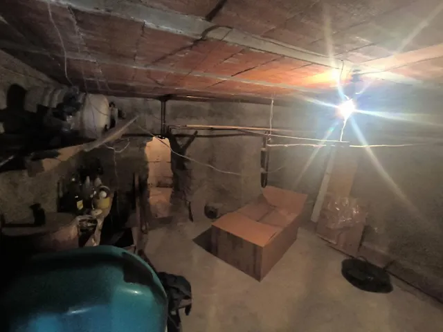 CASA ADOSADA EN VENTA CON 2 VIVIENDAS INDEPENDIENTES — 16
