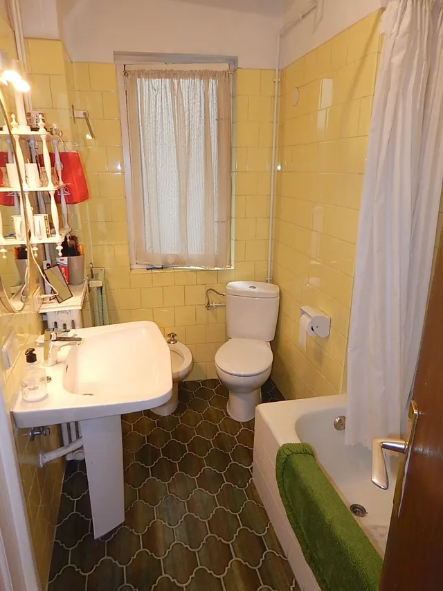 ETXEA Vende piso en el centro de Pamplona, 4 dormitorios, salón cocina, baño y aseo — 15