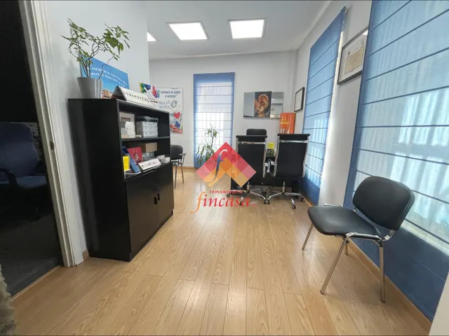 Se vende local en pleno centro — 10