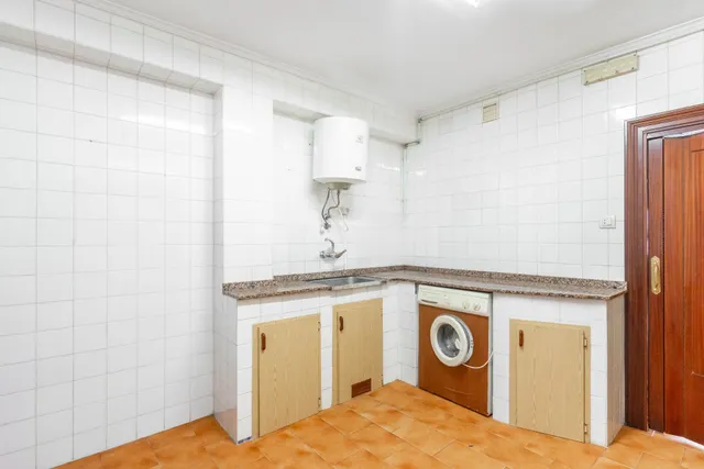Piso de dos dormitorios con terraza y trastero en el coto, Gijón — 9