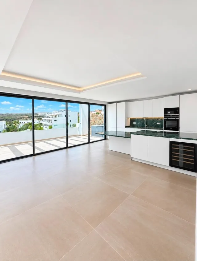 Ático de lujo con piscina infinity privada en Estepona, a 1 km de la playa — 5