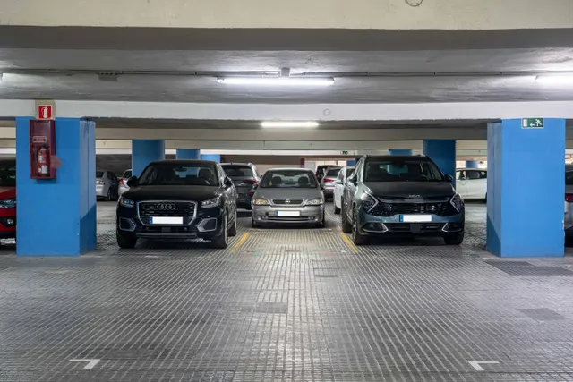 Parking de moto 2m² en alquiler - Eixample — 14
