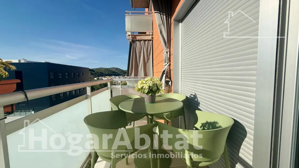 SEMINUEVO CON GARAJE, TRASTERO Y DOS TERRAZAS