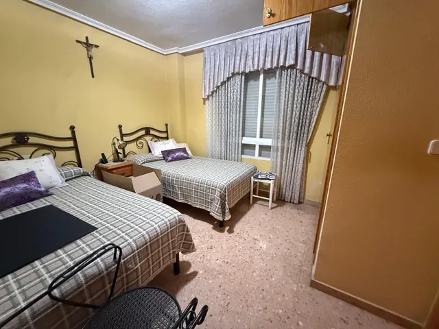 VIVIENDA SEMINUEVA JUNTO AL HOSPITAL GENERAL DE ALICANTE. — 18