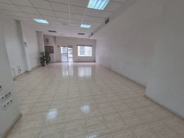 ALQUILER LOCAL COMERCIAL EN CALLE MAYOR DE LA UNIÓN — 12