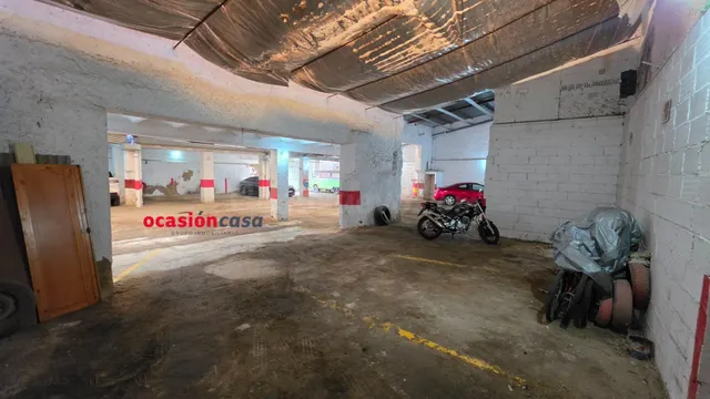 NAVE CON PLAZAS DE GARAJE A LA VENTA - foto 4