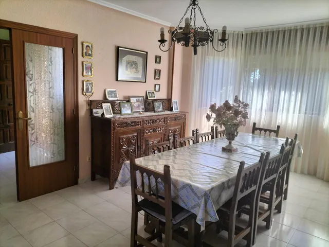 Amplia Casa en Melgar de Fernamental con Jardín y Terraza — 25