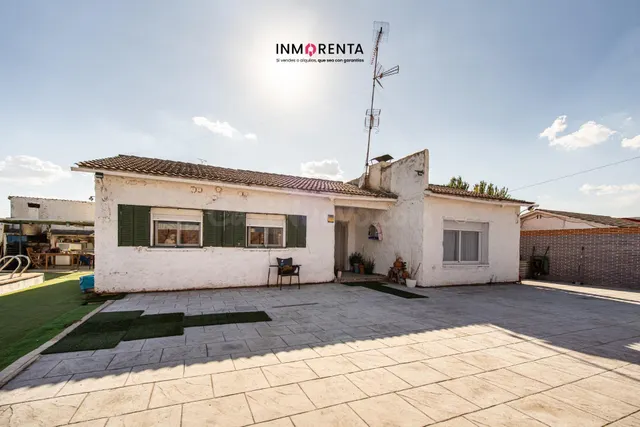 InmoRenta presenta esta espectacular vivienda adosada de una - foto 3