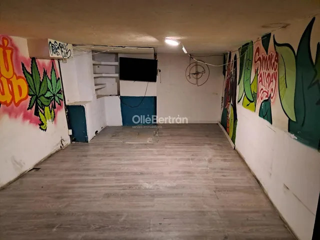 LOCAL COMERCIAL EN VENTA EN CALLE DEL CORREU VELL — 10
