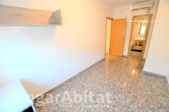 Excelente oportunidad en este amplio piso exterior con balcón, garaje y trastero — 15