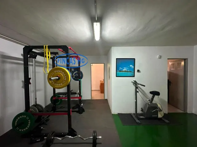Bungalow de 260 m2 con jardín, buhardilla y garaje en urbanización con piscina en Ciudad Jardín, Alicante — 37