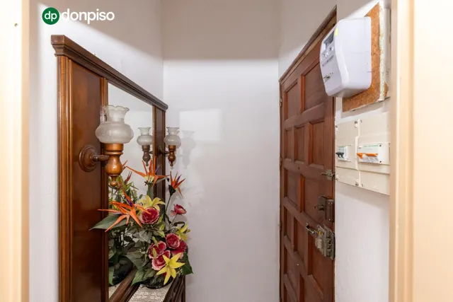 Piso para reformar junto a Plaza Einstein – 3 dormitorios y vistas despejadas — 6