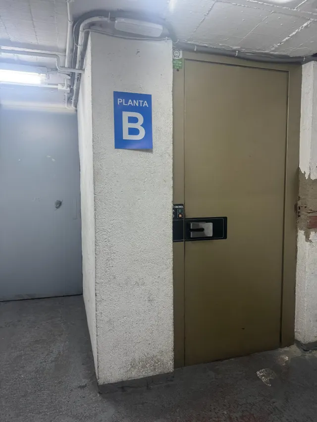 Plaza de Parking en Alquiler en Calle Sevilla — 7