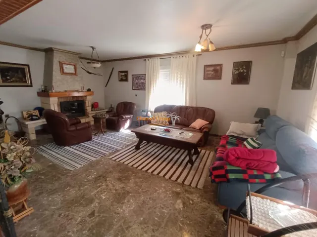 SE VENDE CHALET ZONA LA HOYA — 5