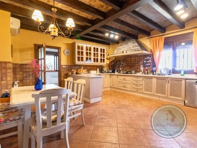 Casa 5 habitaciones 450m² en venta - Valverde — 28