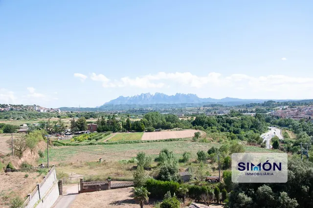 ¡Exclusiva TORRE en Manresa, tranquila, privada y excelentes