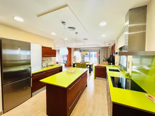 Chalet urbano con piscina en Elche, zona Torreta-Portalada. — 9