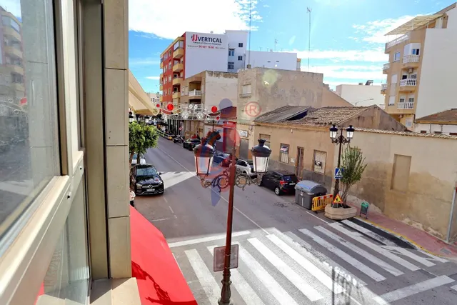 ESPACIOSA VIVIENDA EN EL CENTRO DE GUARDAMAR DEL SEGURA — 26